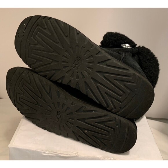 UGG Bailey Button Boots Size 9 - Picture 7 of 9